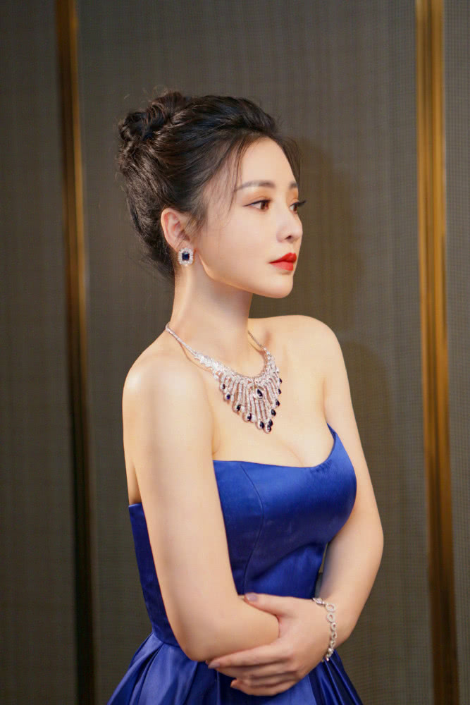 �����������춬�����������ķ�����սĨ��ȹ��˭������